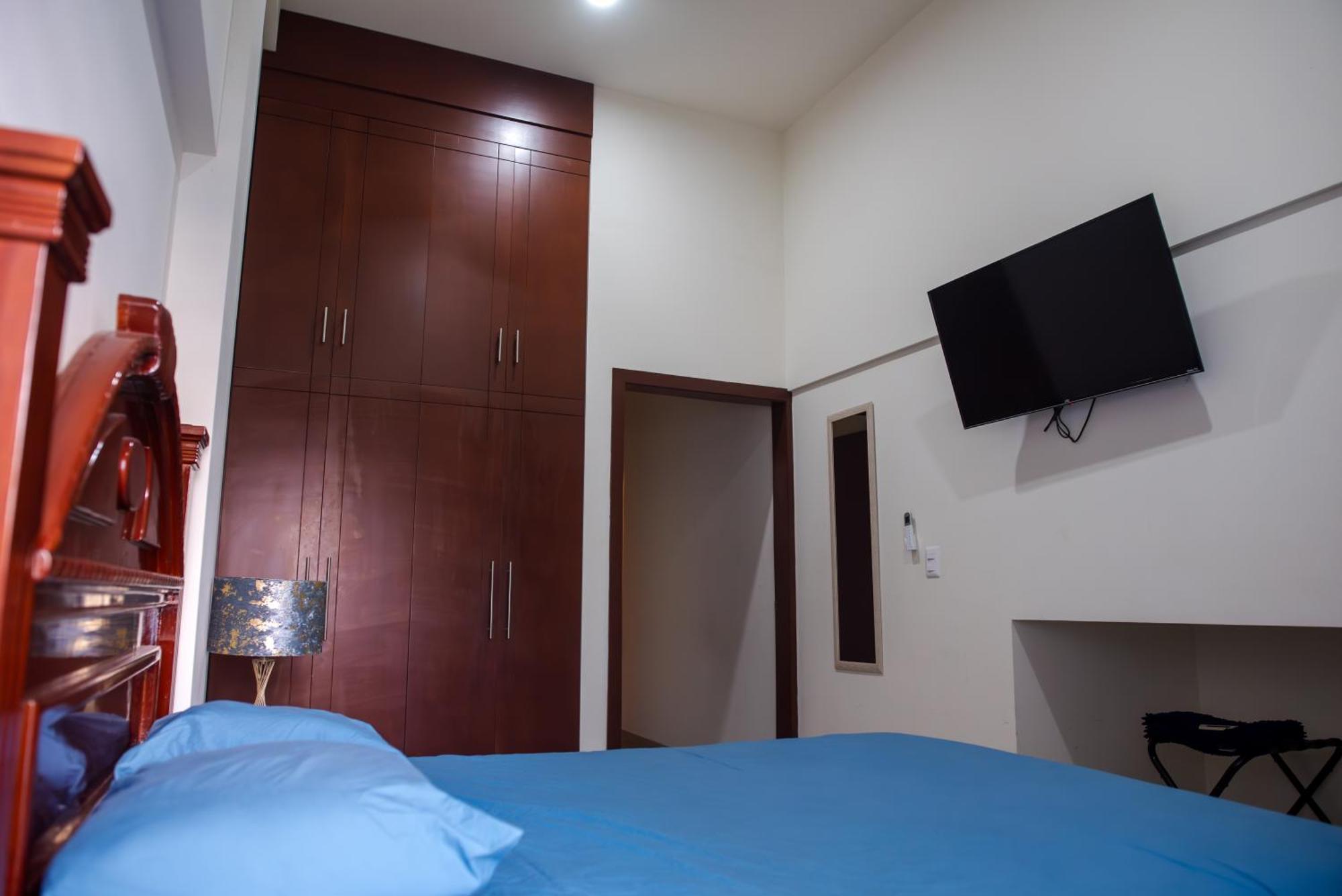 2Br-3Ba Condo Block From Beach W Rooftop Jacuzzi Mazatlan Exterior photo